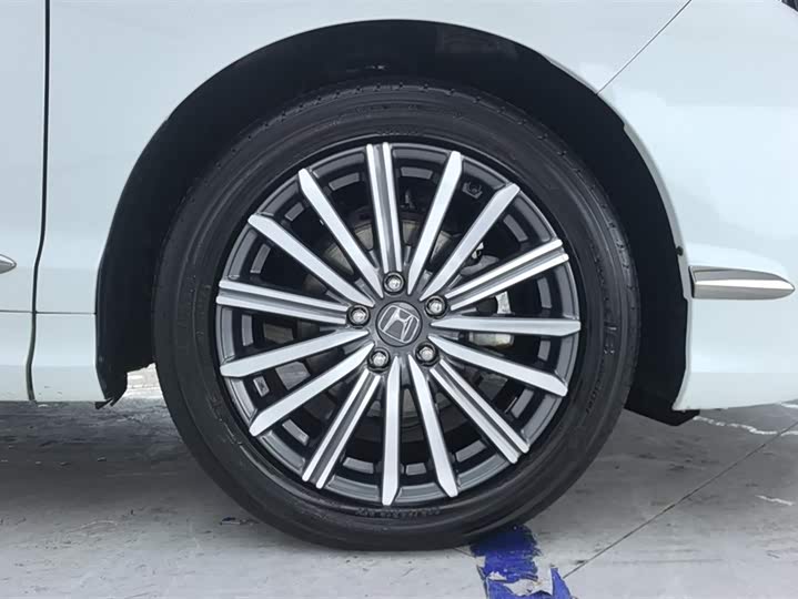 Фото 6 - Honda Elysion