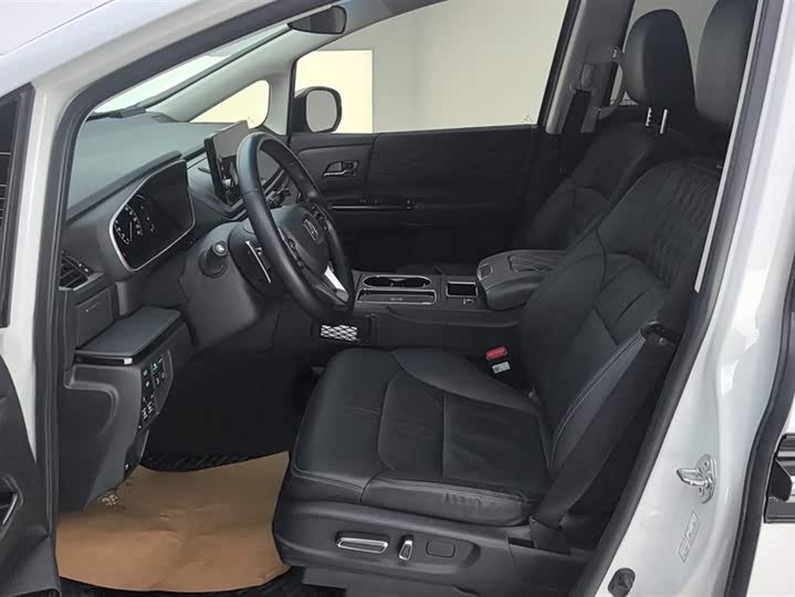 Фото 9 - Honda Elysion