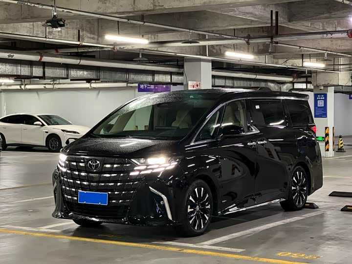 Фото 1 - Toyota Alphard