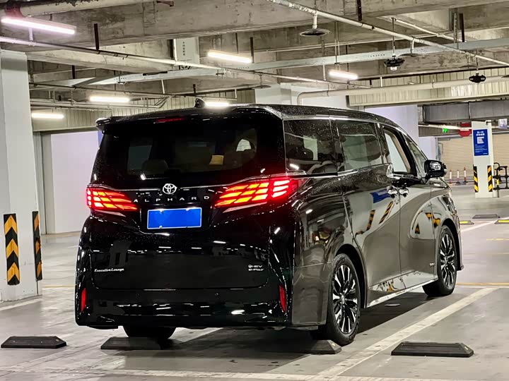 Фото 4 - Toyota Alphard