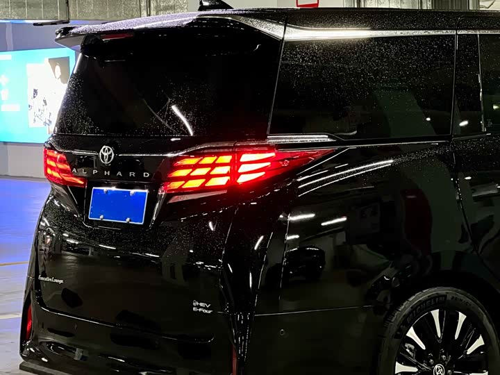 Фото 8 - Toyota Alphard