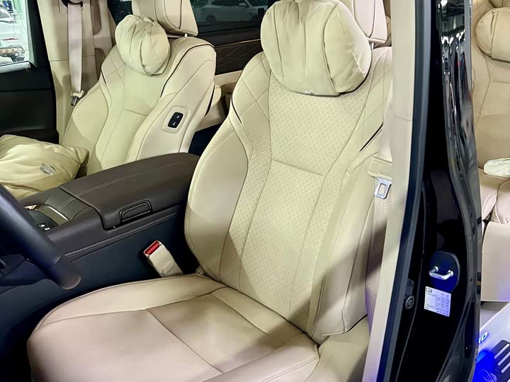 Фото 9 - Toyota Alphard