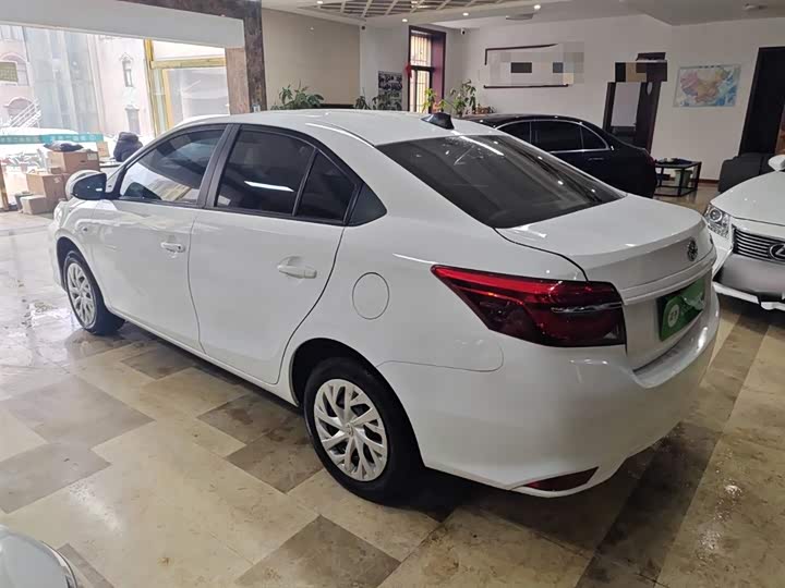 Фото 5 - Toyota Vios