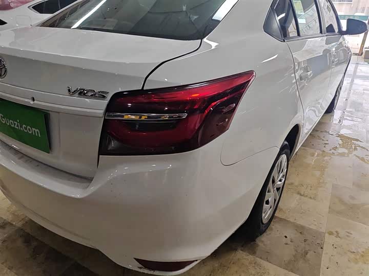 Фото 8 - Toyota Vios