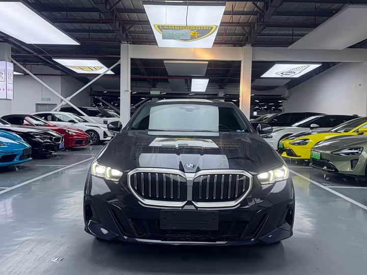 Фото 2 - BMW 5 Series