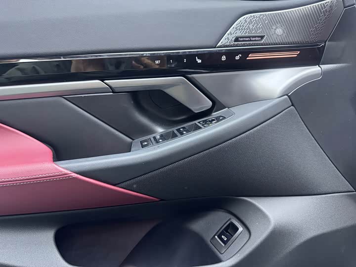 Фото 5 - BMW 5 Series