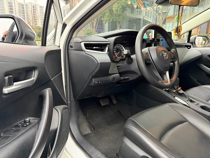 Фото 4 - Toyota Corolla