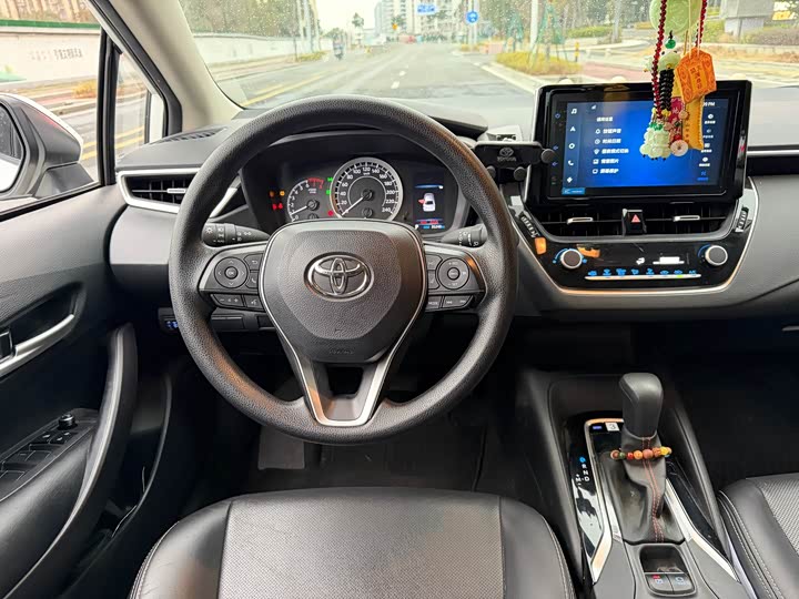 Фото 5 - Toyota Corolla