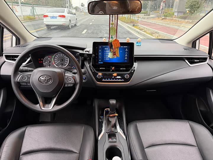 Фото 6 - Toyota Corolla