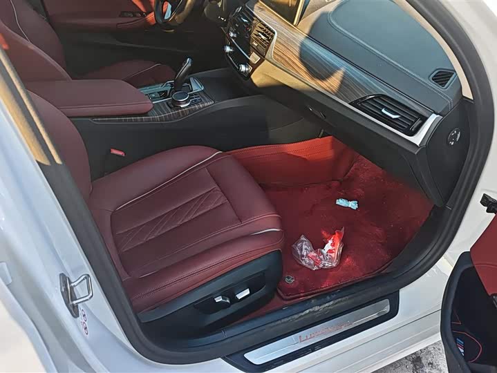 Фото 8 - BMW 5 Series