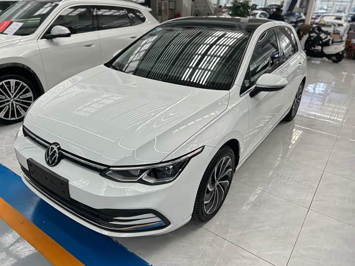 Фото 1 - Volkswagen Golf