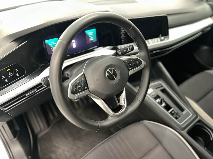 Фото 7 - Volkswagen Golf
