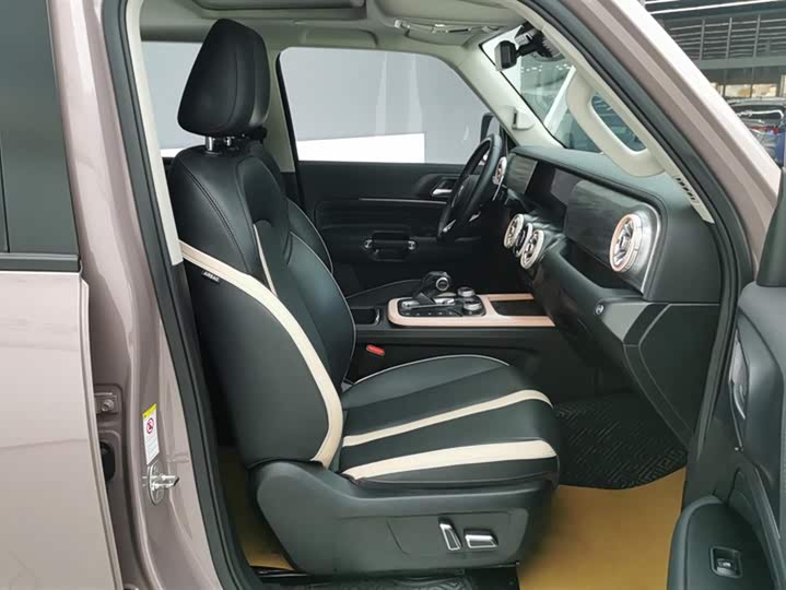 Фото 8 - Tank 300