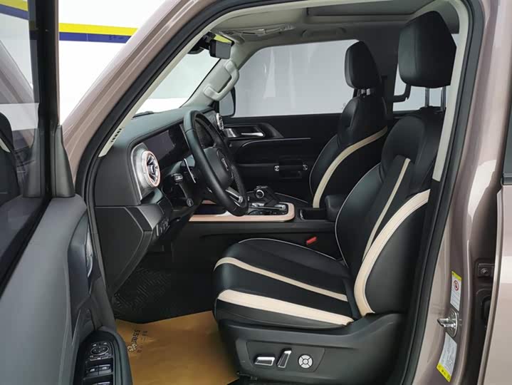 Фото 9 - Tank 300