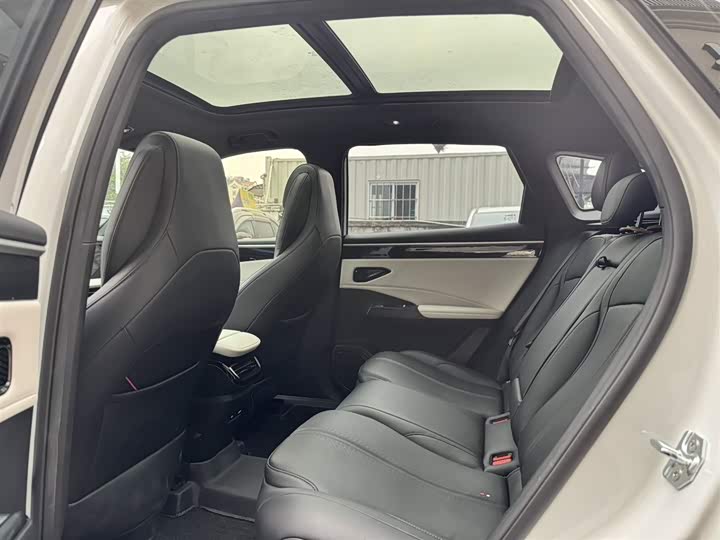 Фото 6 - Geely Galaxy L7