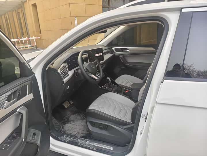 Фото 3 - Volkswagen Tayron