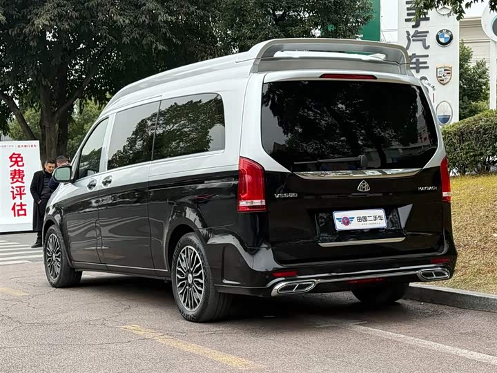 Фото 4 - Mercedes-Benz V-Class