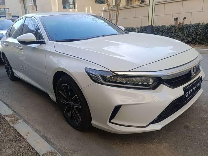 Фото 3 - Honda Inspire