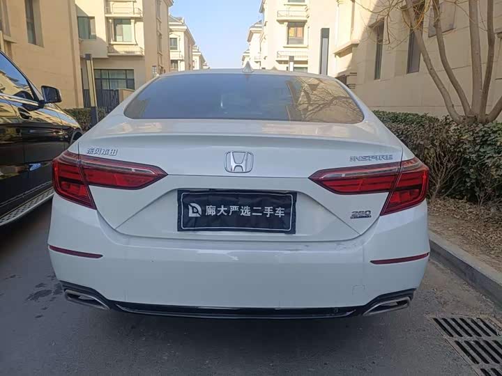 Фото 5 - Honda Inspire