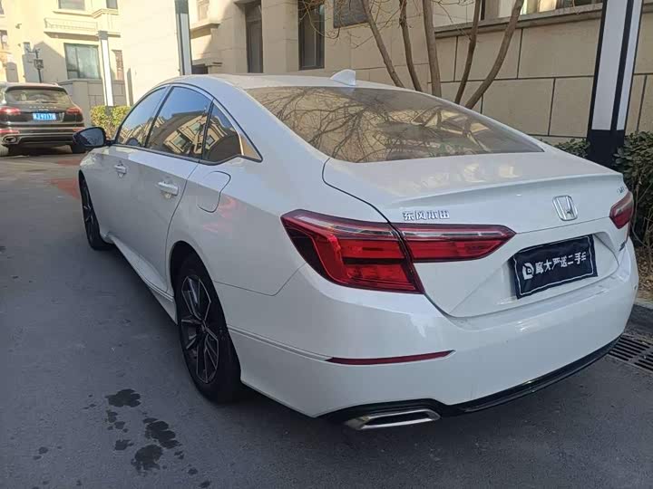 Фото 6 - Honda Inspire