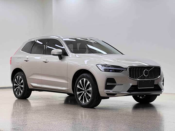 Фото 2 - Volvo XC60