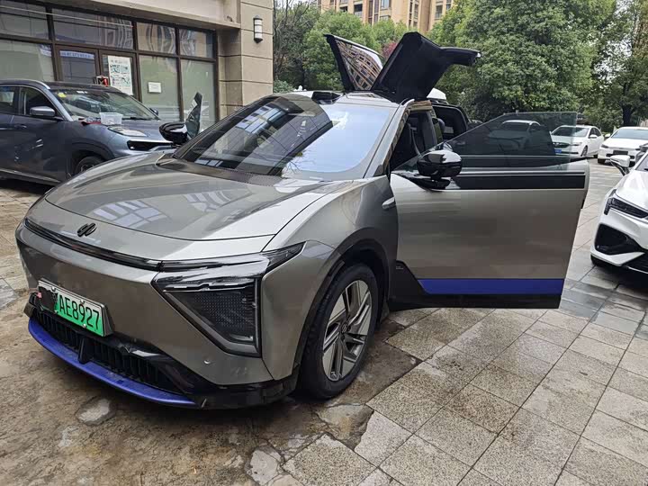 Фото 1 - HiPhi Y