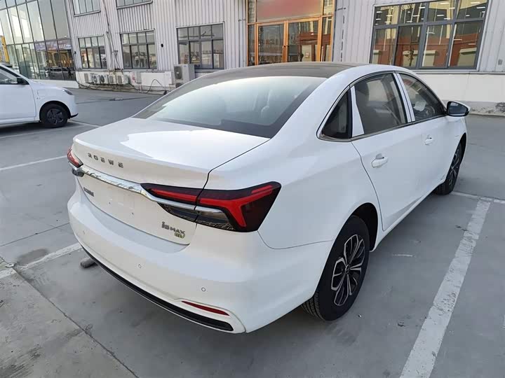 Фото 7 - Roewe i6 Max EV