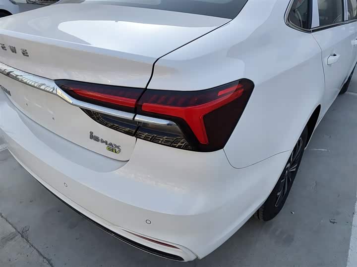 Фото 8 - Roewe i6 Max EV