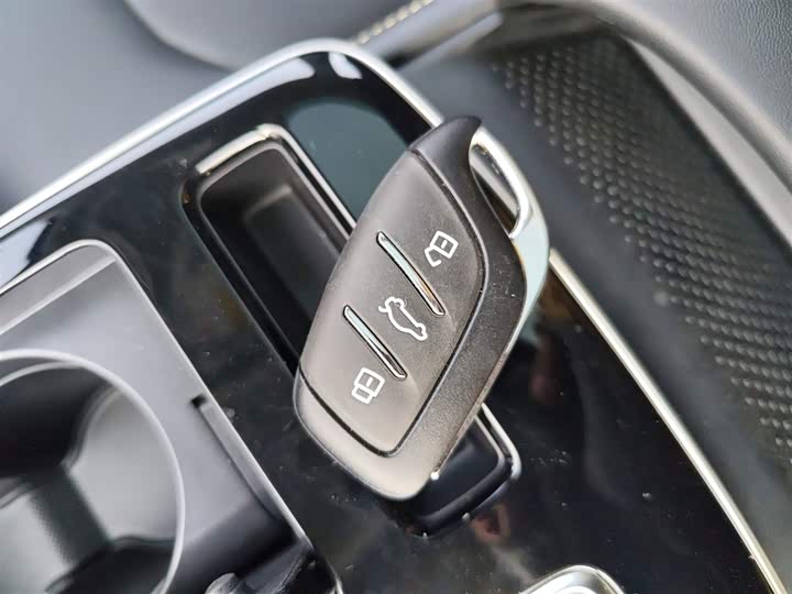 Фото 9 - Roewe i6 Max EV