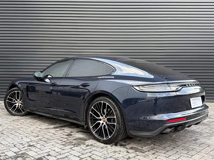 Фото 3 - Porsche Panamera