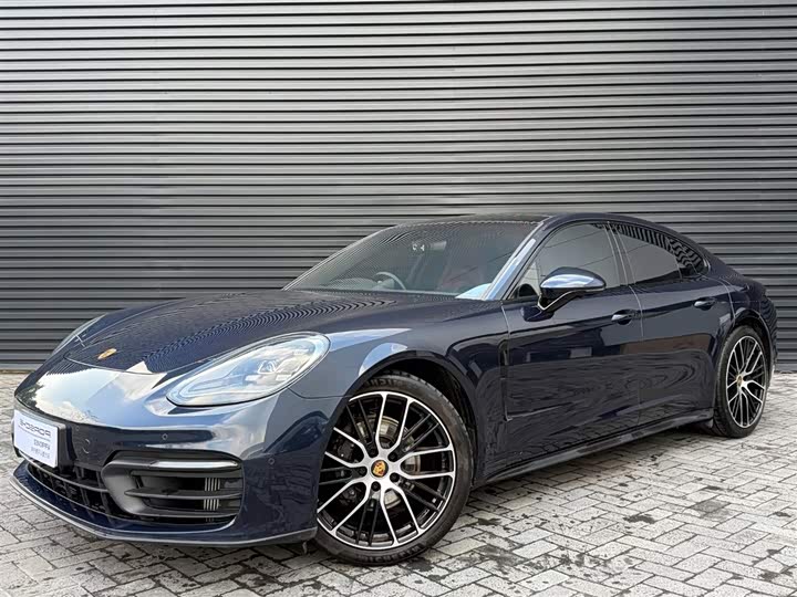 Фото 5 - Porsche Panamera