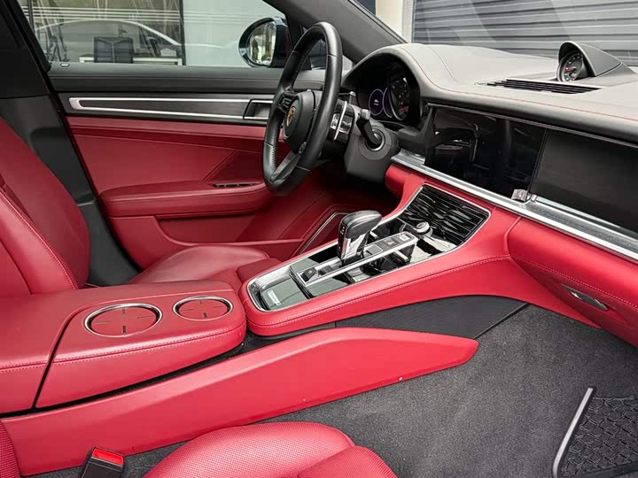 Фото 9 - Porsche Panamera