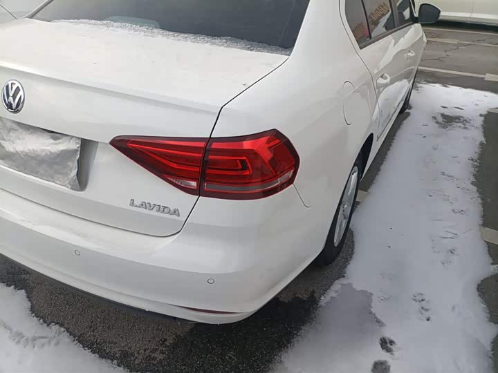 Фото 8 - Volkswagen Lavida