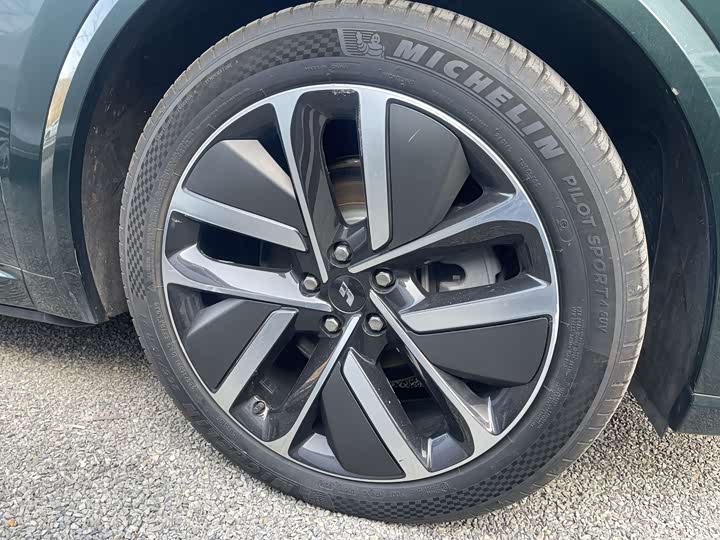 Фото 9 - LiXiang L9