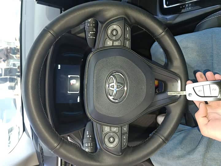 Фото 9 - Toyota Corolla Cross