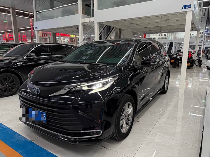 Фото 4 - Toyota Sienna