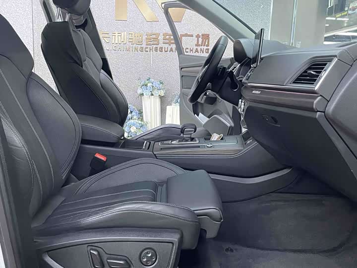 Фото 4 - Audi Q5L