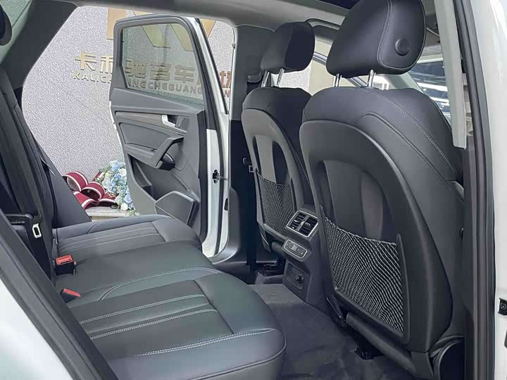 Фото 5 - Audi Q5L