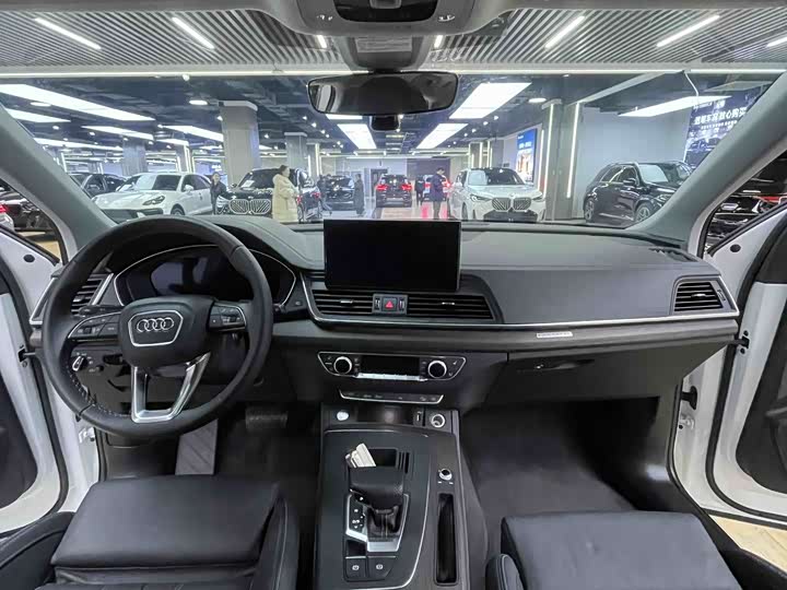 Фото 6 - Audi Q5L