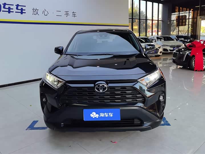 Фото 2 - Toyota RAV4