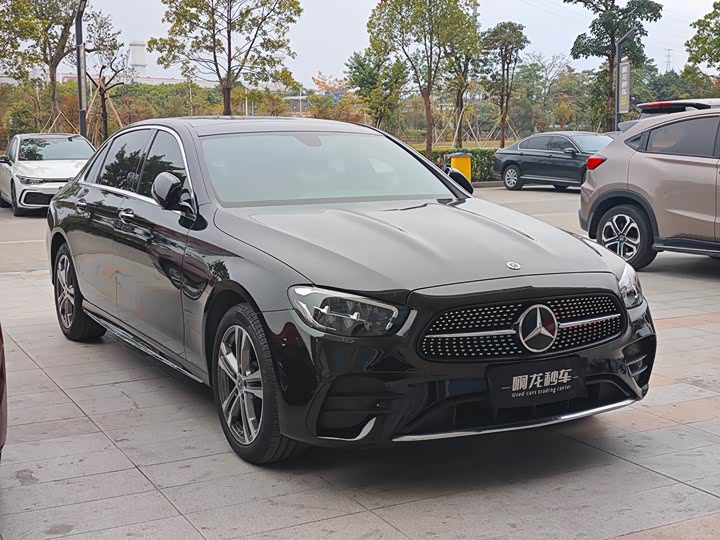 Фото 3 - Mercedes-Benz E-Class