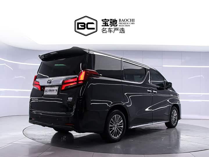 Фото 3 - Toyota Alphard
