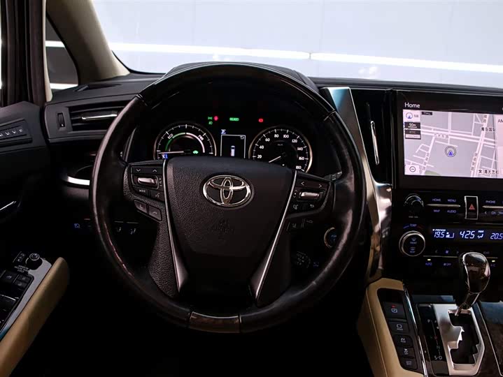 Фото 7 - Toyota Alphard