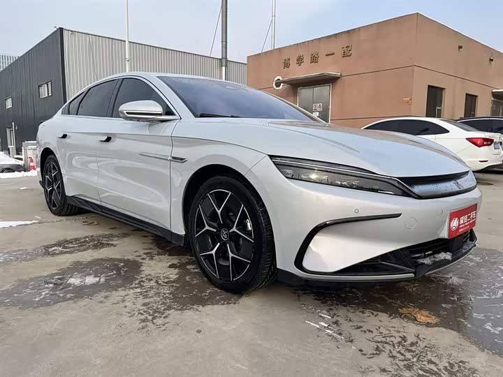 Фото 3 - BYD Han