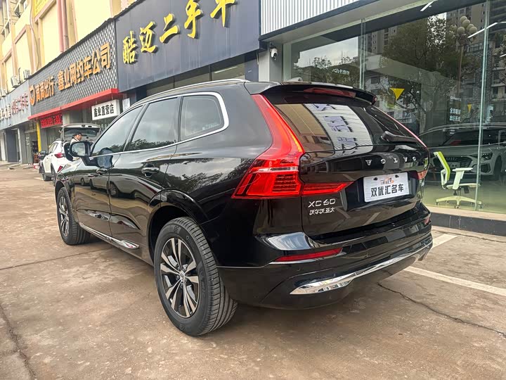Фото 9 - Volvo XC60