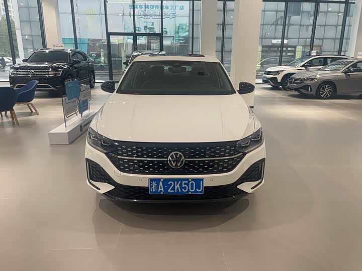 Фото 2 - Volkswagen Lavida