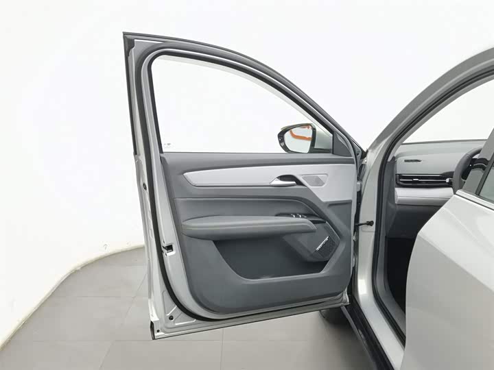 Фото 8 - Bestune 03