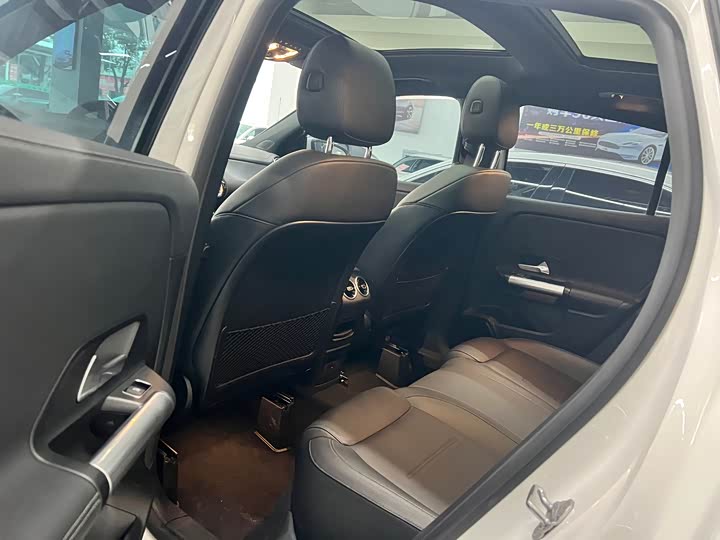 Фото 7 - Mercedes-Benz GLA-Class