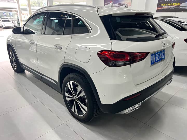 Фото 8 - Mercedes-Benz GLA-Class