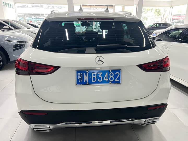 Фото 9 - Mercedes-Benz GLA-Class